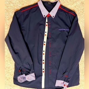 Men’s Large Navy long sleeve shirt.